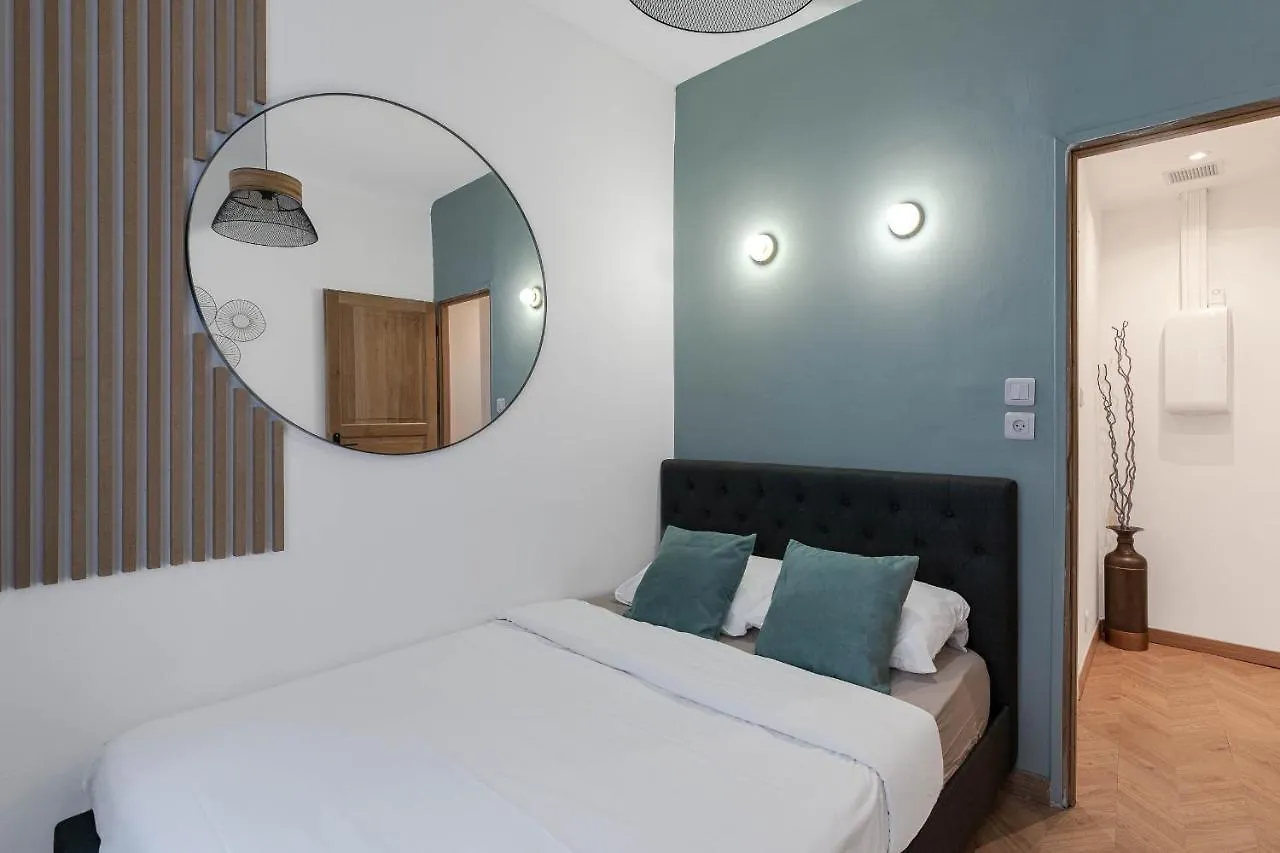 Apartment Gorgeous 2 Bedrooms Apt Great Kitchen, City Center Nice