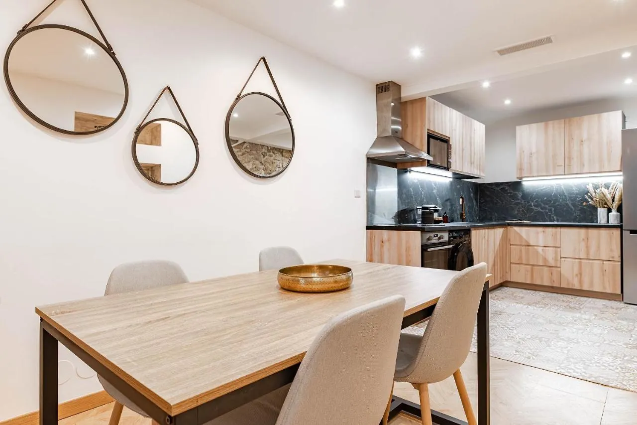 Apartment Gorgeous 2 Bedrooms Apt Great Kitchen, City Center Nice