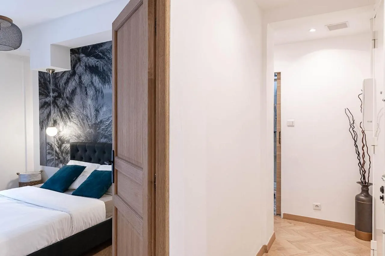 Gorgeous 2 Bedrooms Apt Great Kitchen, City Center Nice Apartment
