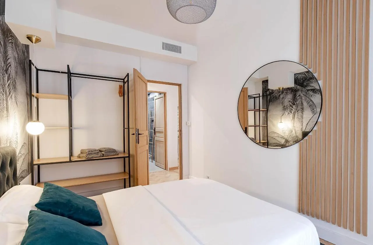 Gorgeous 2 Bedrooms Apt Great Kitchen, City Center Nice